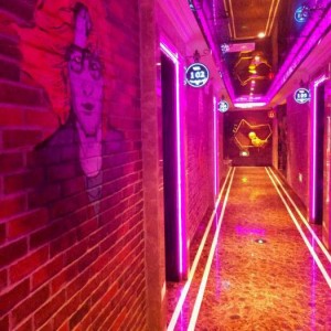 上海静安区共和新路街道附近夜总会招聘包厢管家,跟领队还是直招