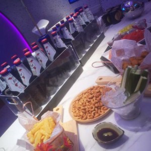 上海虹口区广中路街道附近夜场招聘包厢服务员,(不抽台费)