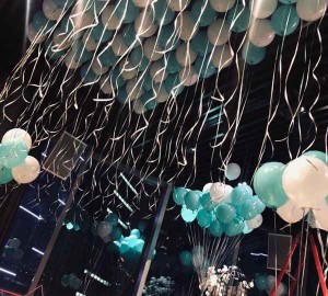 上海生意火爆的夜场招聘酒水促销员,一天上几个小时班