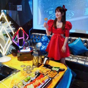 招聘婚纱导购文案（诚邀婚纱销售精英加入我们的时尚之旅）