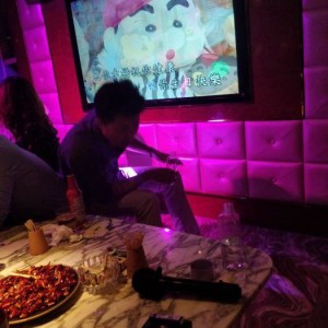 上海金山区枫泾镇附近夜总会招聘包厢气氛租,招聘微信多少