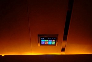 上海浦东新区南码头路街道附近夜总会招聘现场DJ,交五险一金吗？