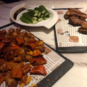 上海高端ktv招聘商务礼仪,是否可以接受调休或者请假？