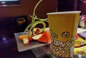 上海生意火爆的酒吧ktv招聘酒水促销员,是上白班还是上夜班