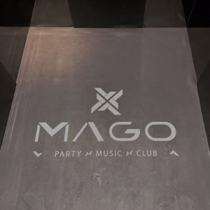 上海静安区大宁路街道附近夜场招聘商务礼仪,交五险一金吗？