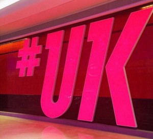 上海浦东新区曹路镇附近酒吧招聘包厢陪唱,不限身高