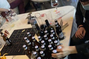 服装搞笑招聘文案（时尚界趣味求职宣言：服装界招募笑料制造者）