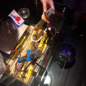 上海闵行区七宝镇附近酒吧招聘商务接待,加班双倍工资吗？