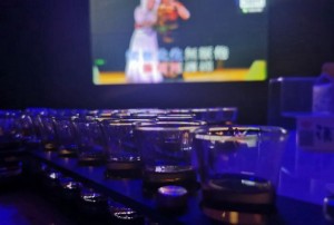 上海金山区廊下镇附近夜总会招聘包厢服务员,可以兼全职