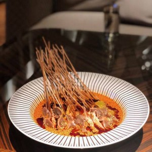 上海宝山区高境镇附近ktv招聘酒水促销员,上班需要喝酒吗？