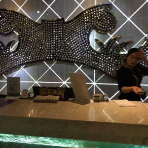 上海静安区附近酒吧招聘包厢陪唱,不限身高