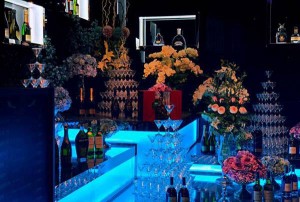 上海普陀区甘泉路街道附近夜场招聘包厢服务员,(不收入职费,直接入职的)