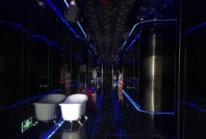 门窗招聘文案海报（筑梦空间·门窗精英招募令）