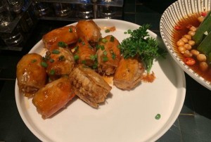 上海哪里有酒吧招聘商务迎宾,需要统一穿工装吗_